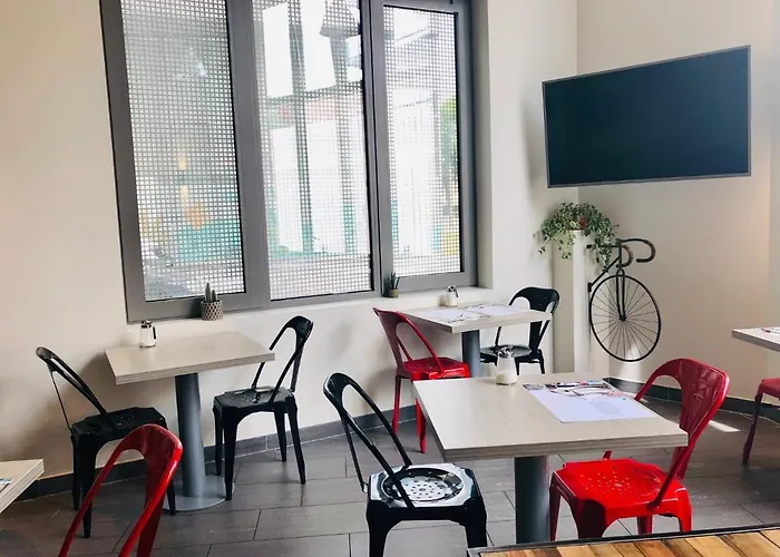 - Centre Gare Apartahotel 3*