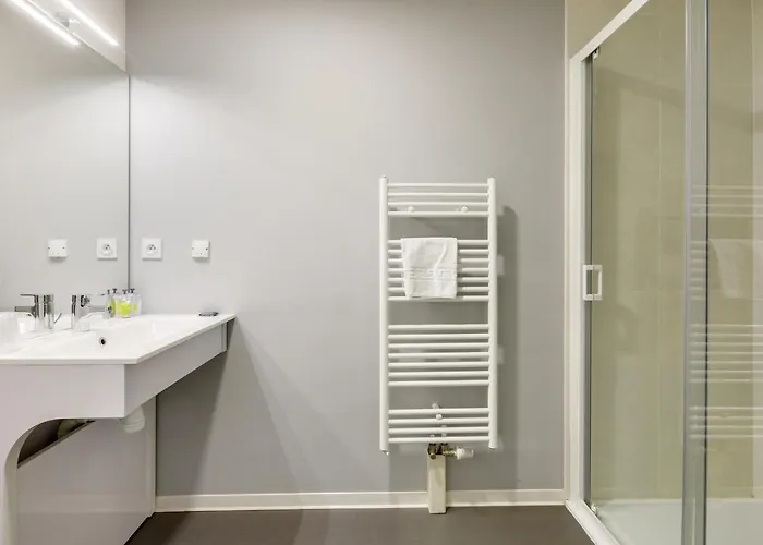 - Centre Gare Apartahotel Burdeos