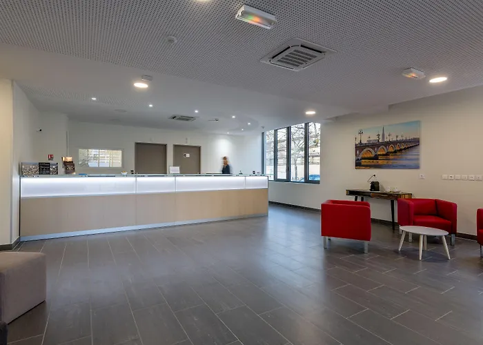 - Centre Gare Aparthotel 3*