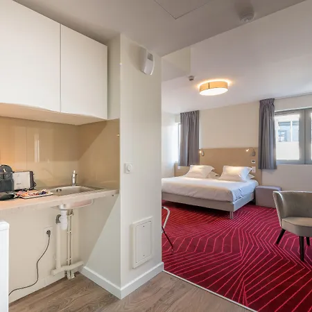 - Centre Gare Aparthotel